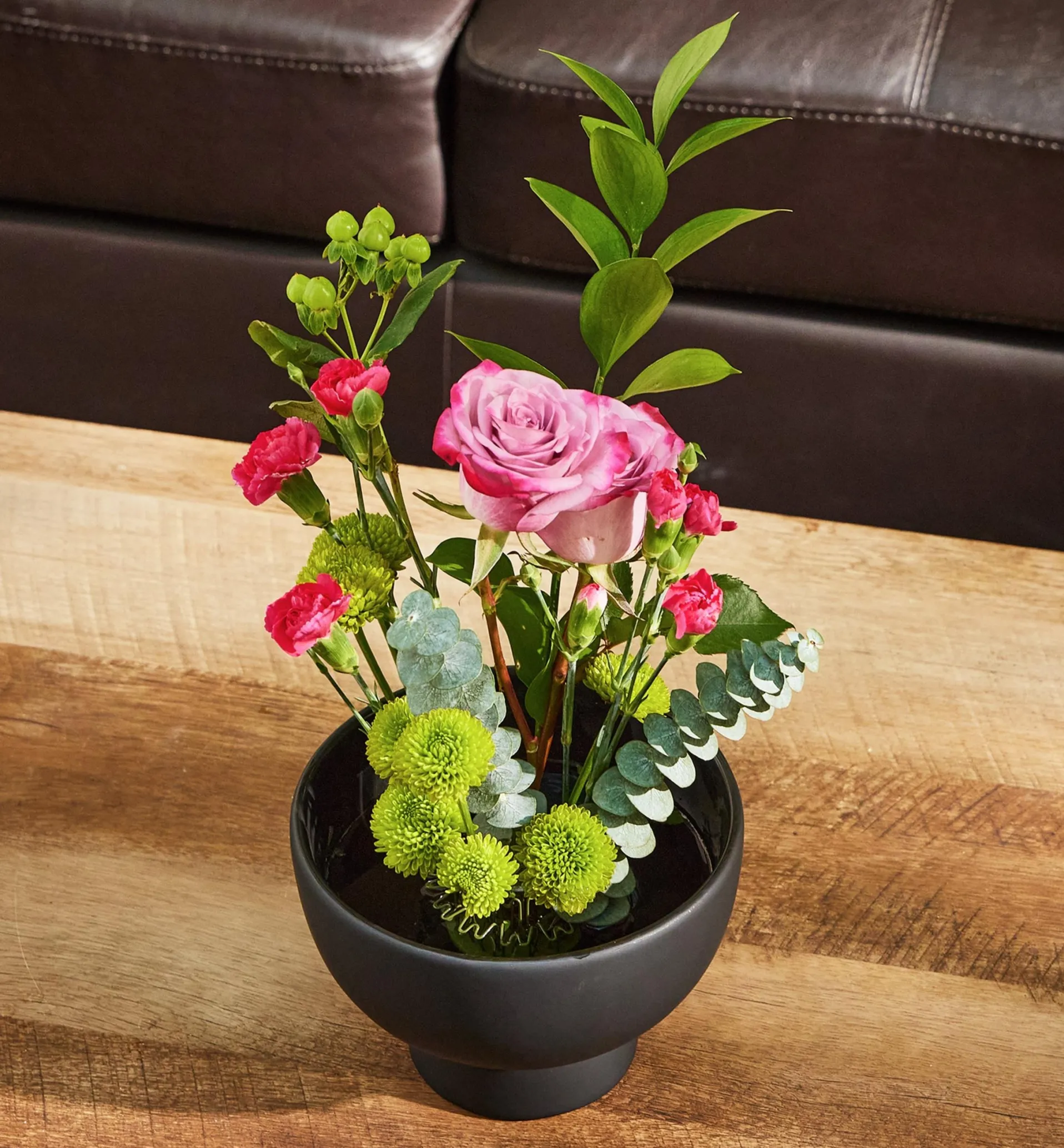 Lee Valley Blue Ribbon Flower Holder