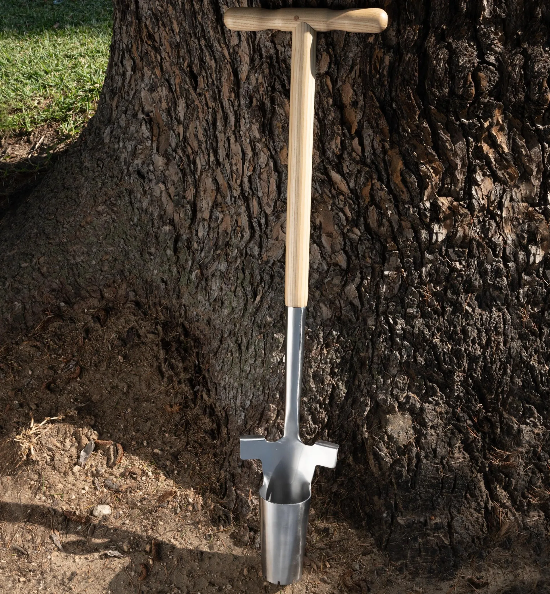 Lee Valley Bulb Planter