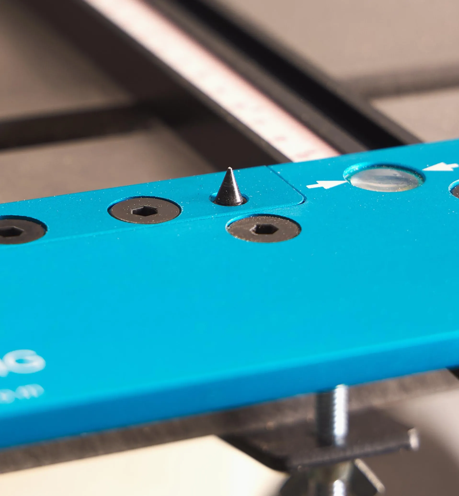 Lee Valley Circle-Cutting Jig With Support