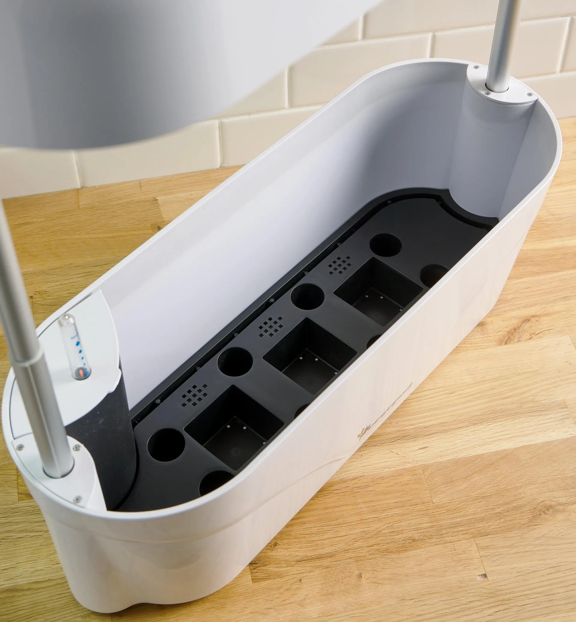 Lee Valley LED Grow Light & Planter